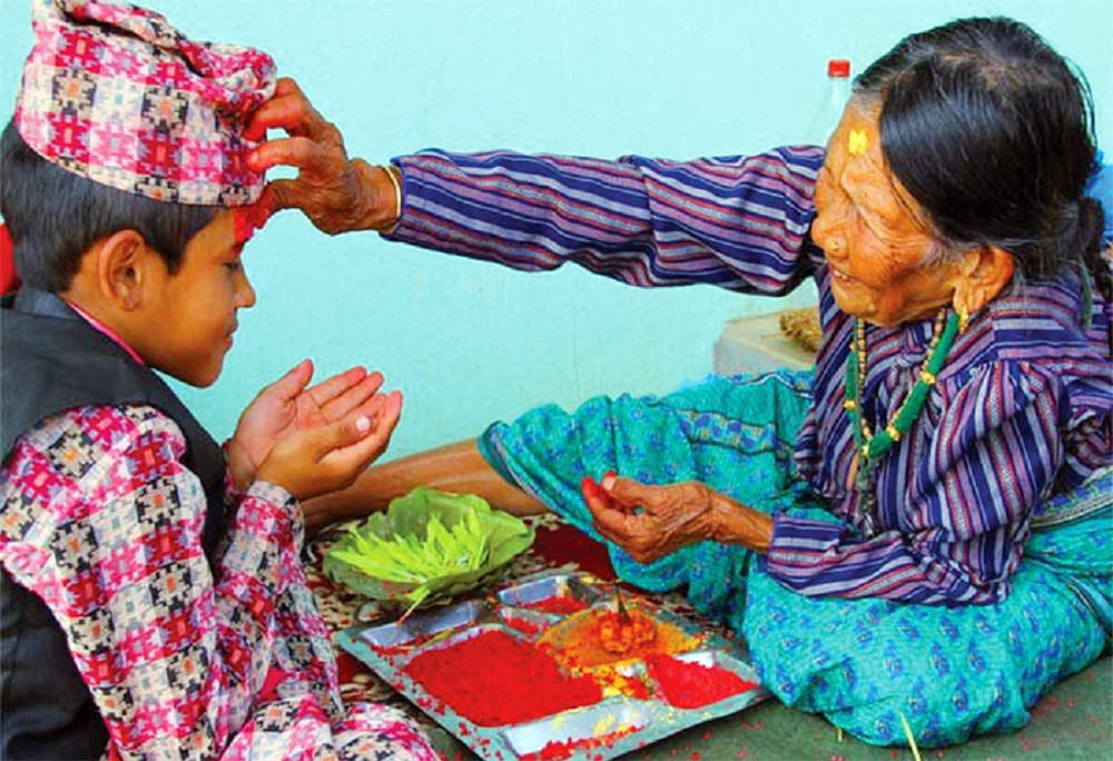 दुर्गा पक्षको अन्तिम दिन, दसैँको टीका र जमरा लगाउने क्रम जारी