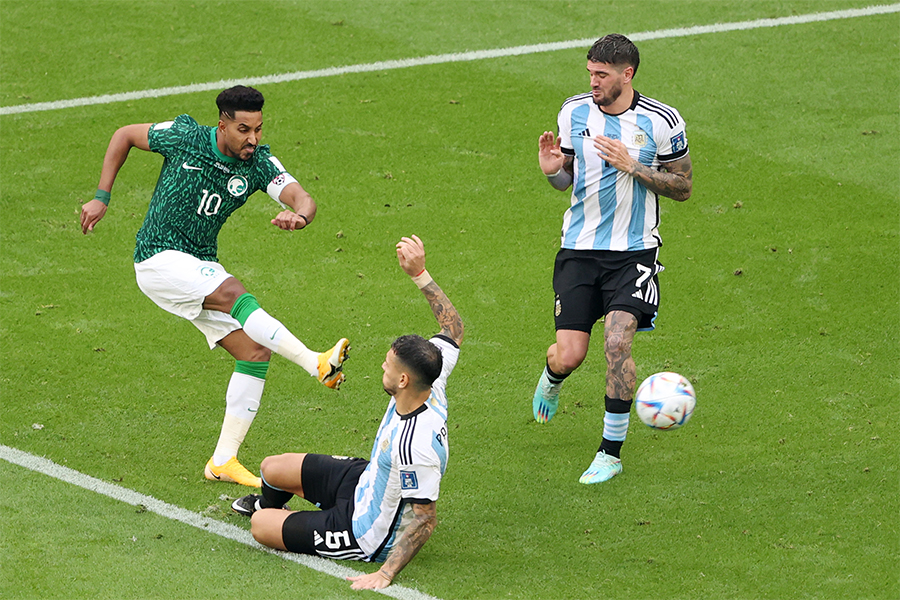 विश्वकप फुटबलको उपाधि दाबेदार अर्जेन्टिनाको खराब सुरुवात, साउदी अरेबियासँग २–१ गोलले पराजित