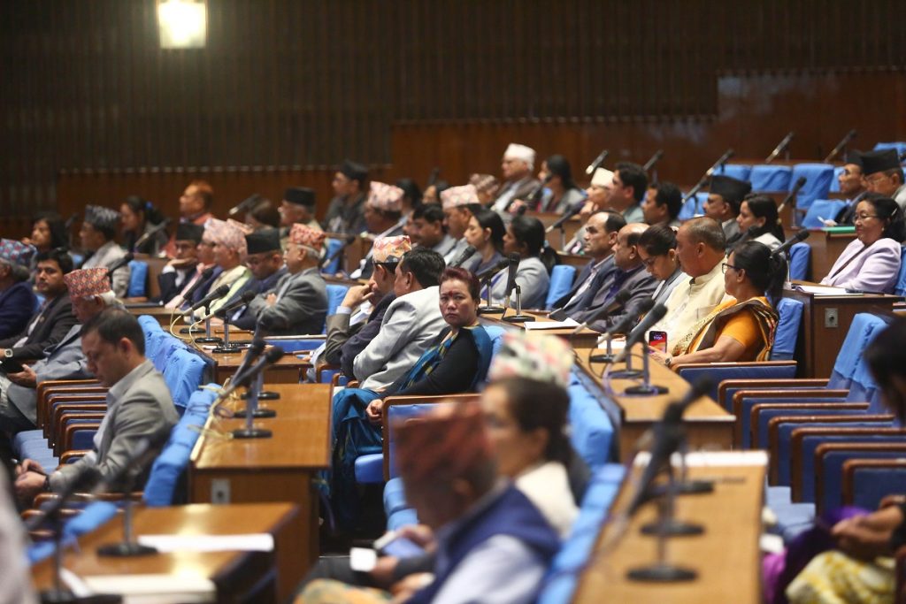 प्रतिनिधि सभामा प्रतिपक्षको सिटमा बस्यो एमाले