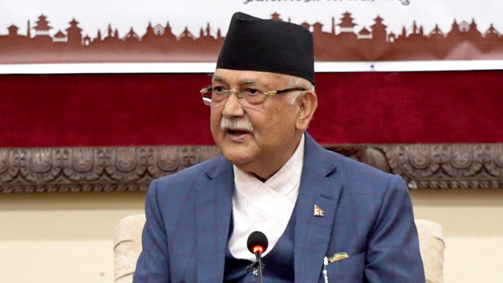 स्वदेश फर्कंदै प्रधानमन्त्री ओली