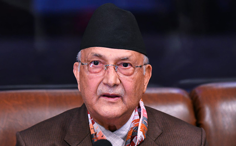 सेनाको ब्यारेकबाट बाहिर आए ओली