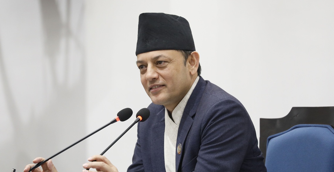 प्रधानमन्त्रीलाई संसद्काे अवरोधबारे जानकारी गराएर फर्किए सभामुख